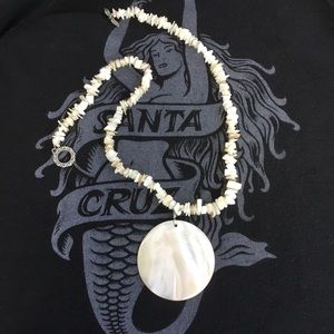 Beautiful Mother of pearl pendant necklace